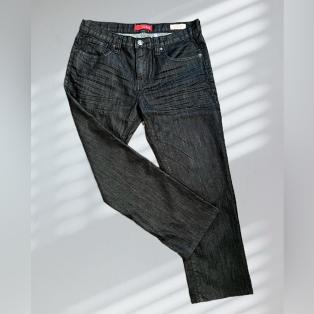 GUESS MEN Slim Straight Del Mar Fit Denim Medium
Wash Jeans Size 34x30